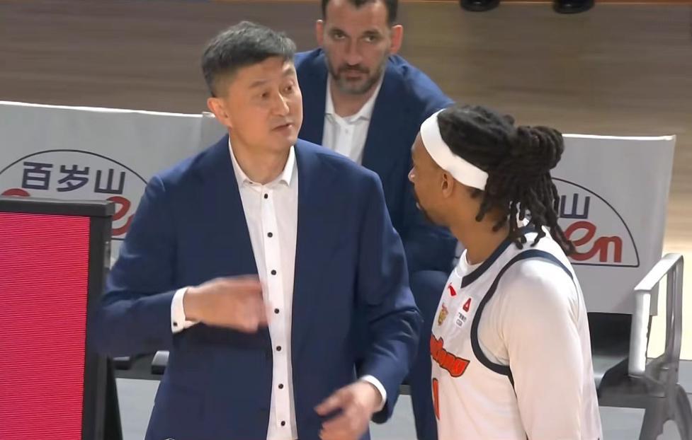 开云-广东男篮主教练杜锋遭痛批，北京麦基首秀一般，山东新外援被看衰